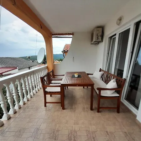 Ban Spomenka * Novi Vinodolski